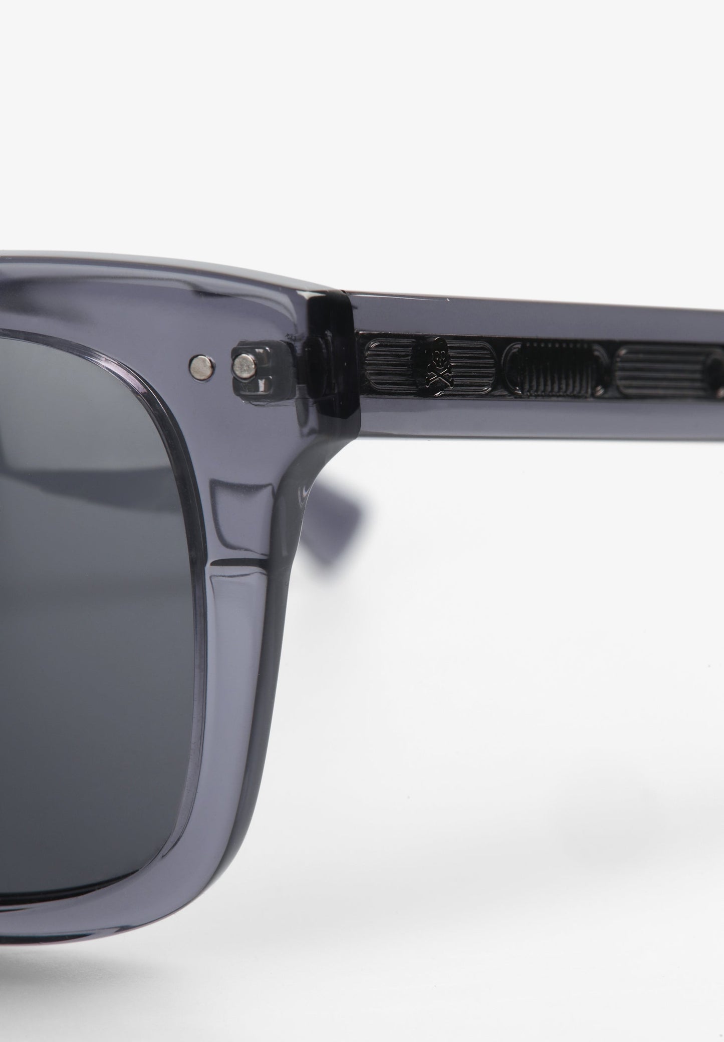 LUNETTES DE SOLEIL CARRÉES TRANSPARENTES