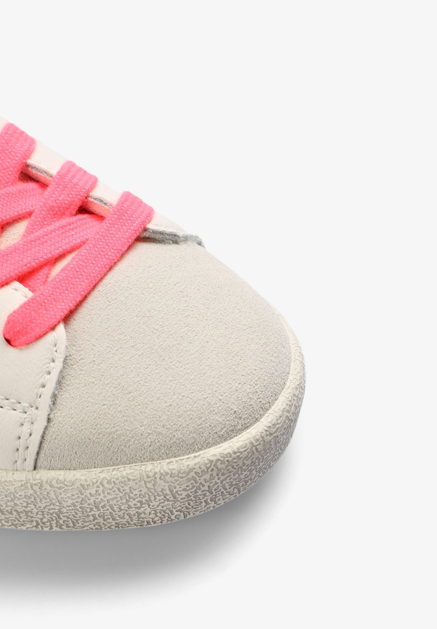 PINK SNEAKERS DÉTAIL