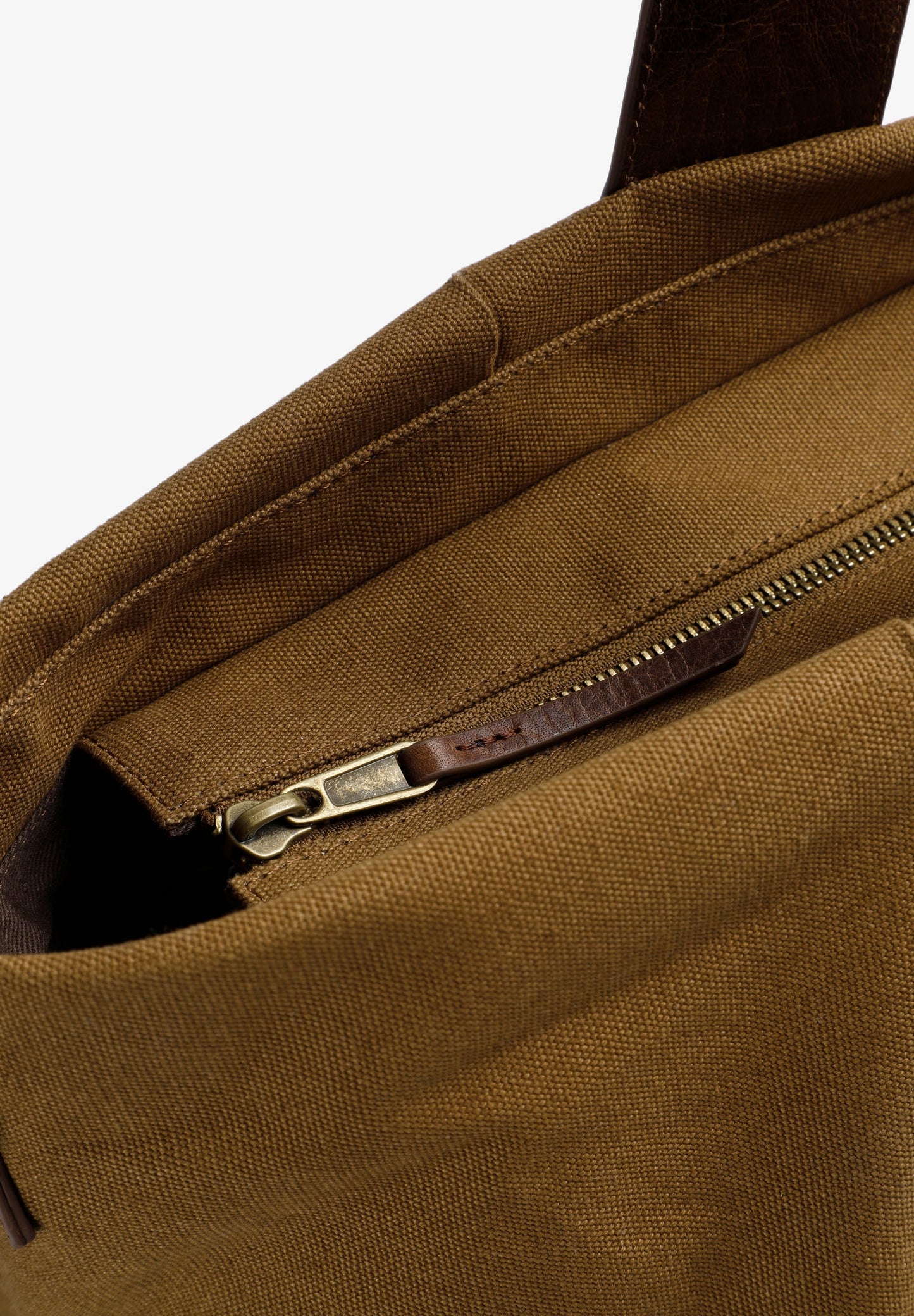 SAC DE VOYAGE DÉTAILS CUIR