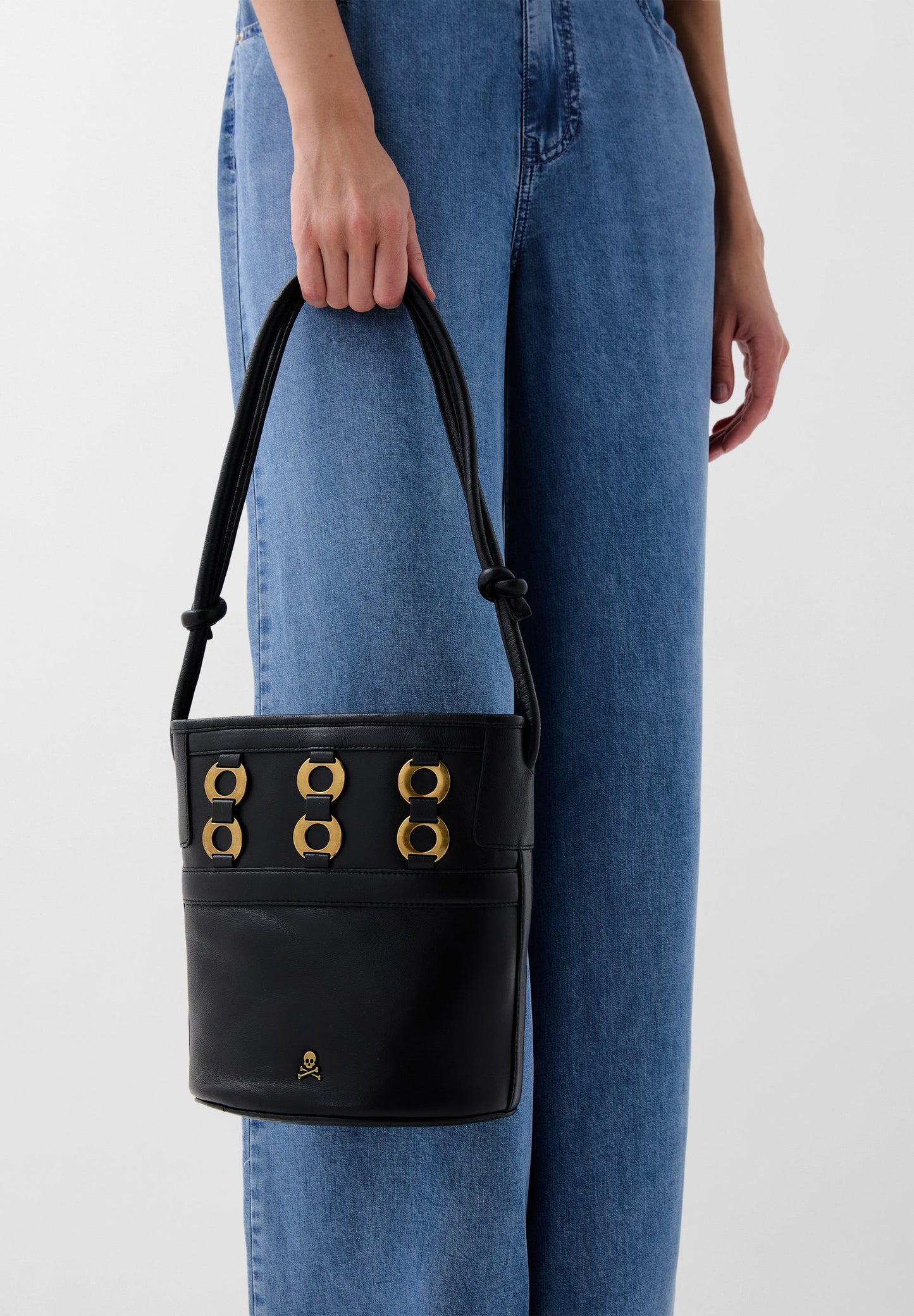 SAC SEAU CUIR ŒILLETS