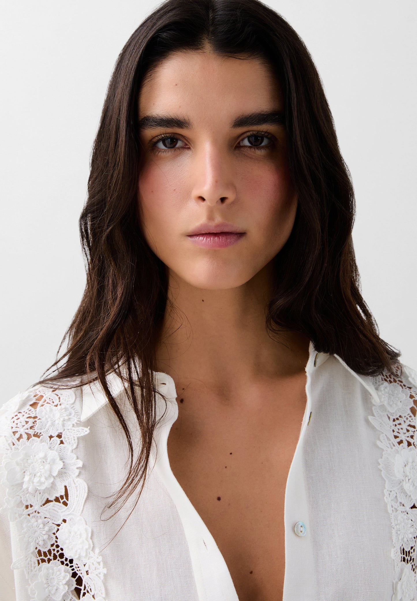 CHEMISE DÉTAILS DENTELLE
