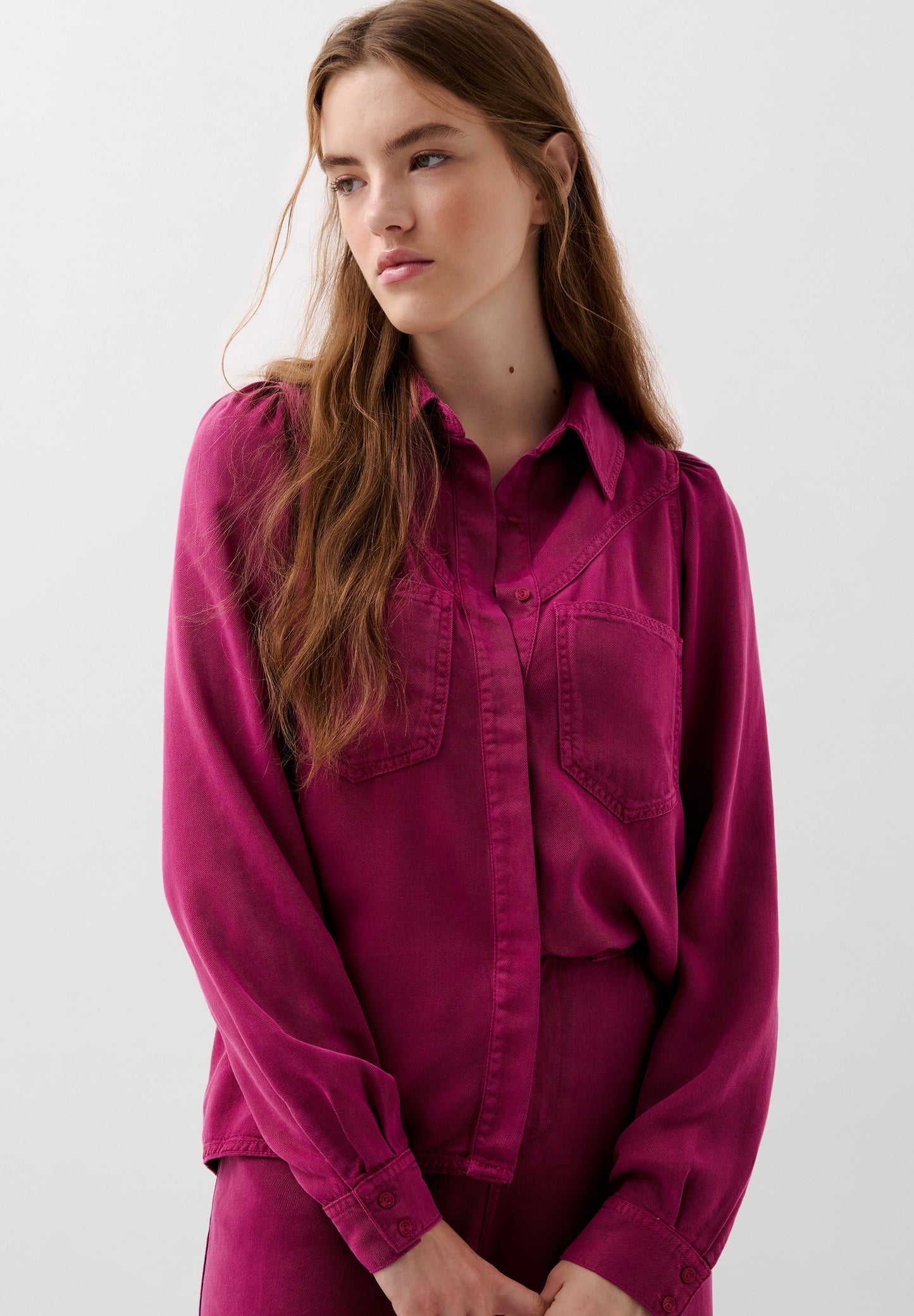 CHEMISE FLUIDE DÉTAIL ÉPAULES
