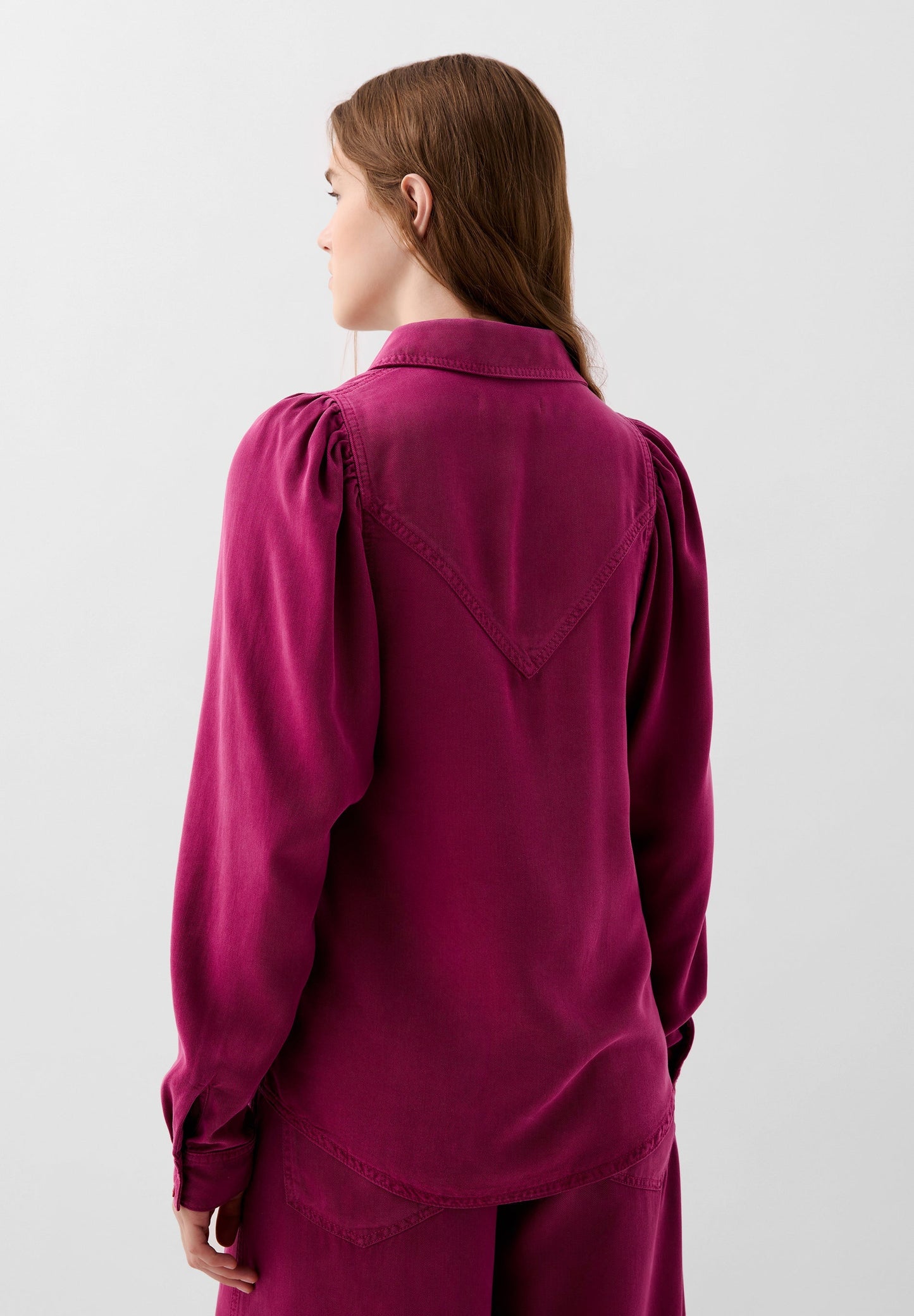 CHEMISE FLUIDE DÉTAIL ÉPAULES