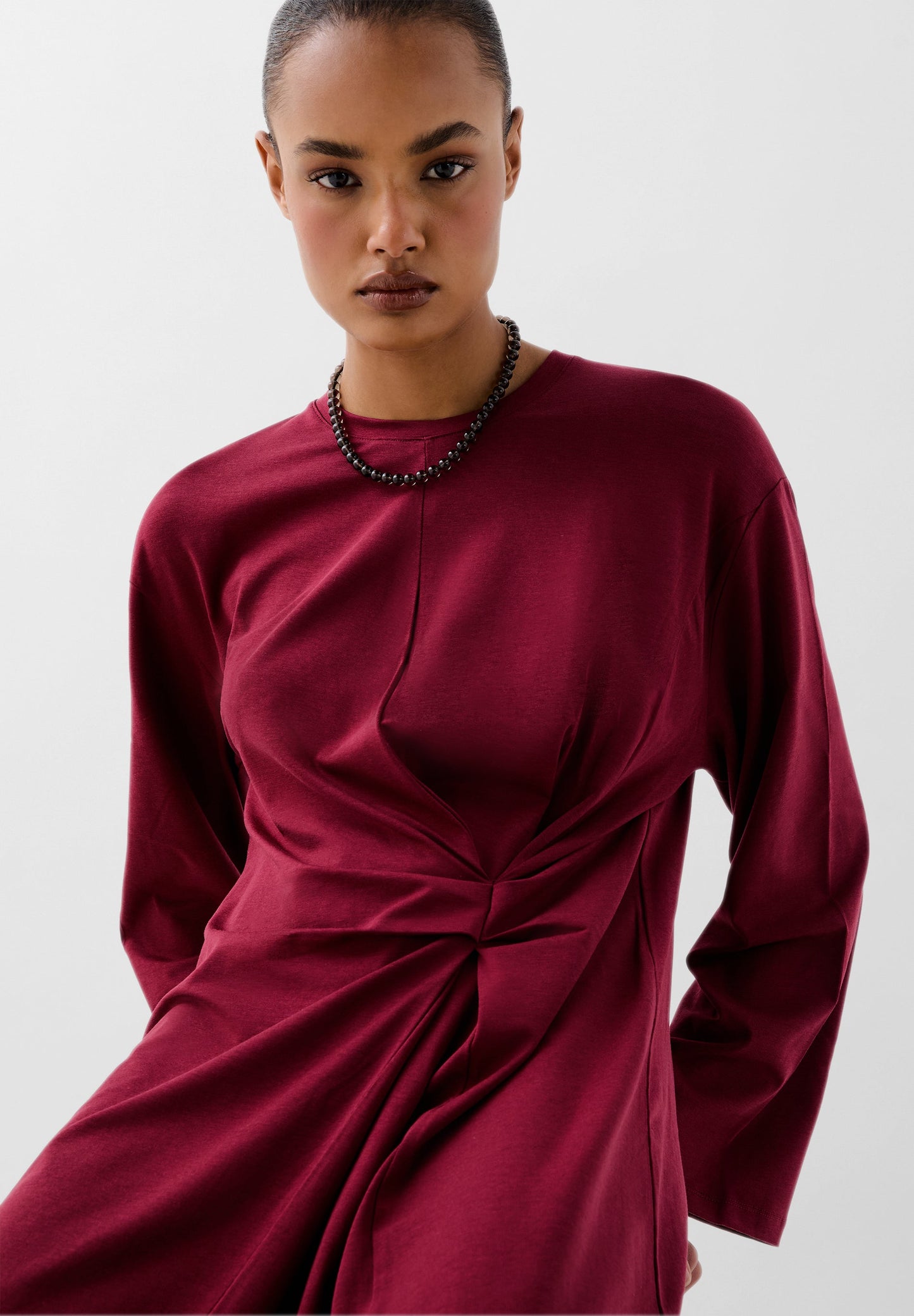ROBE FLUIDE DÉTAIL NŒUD