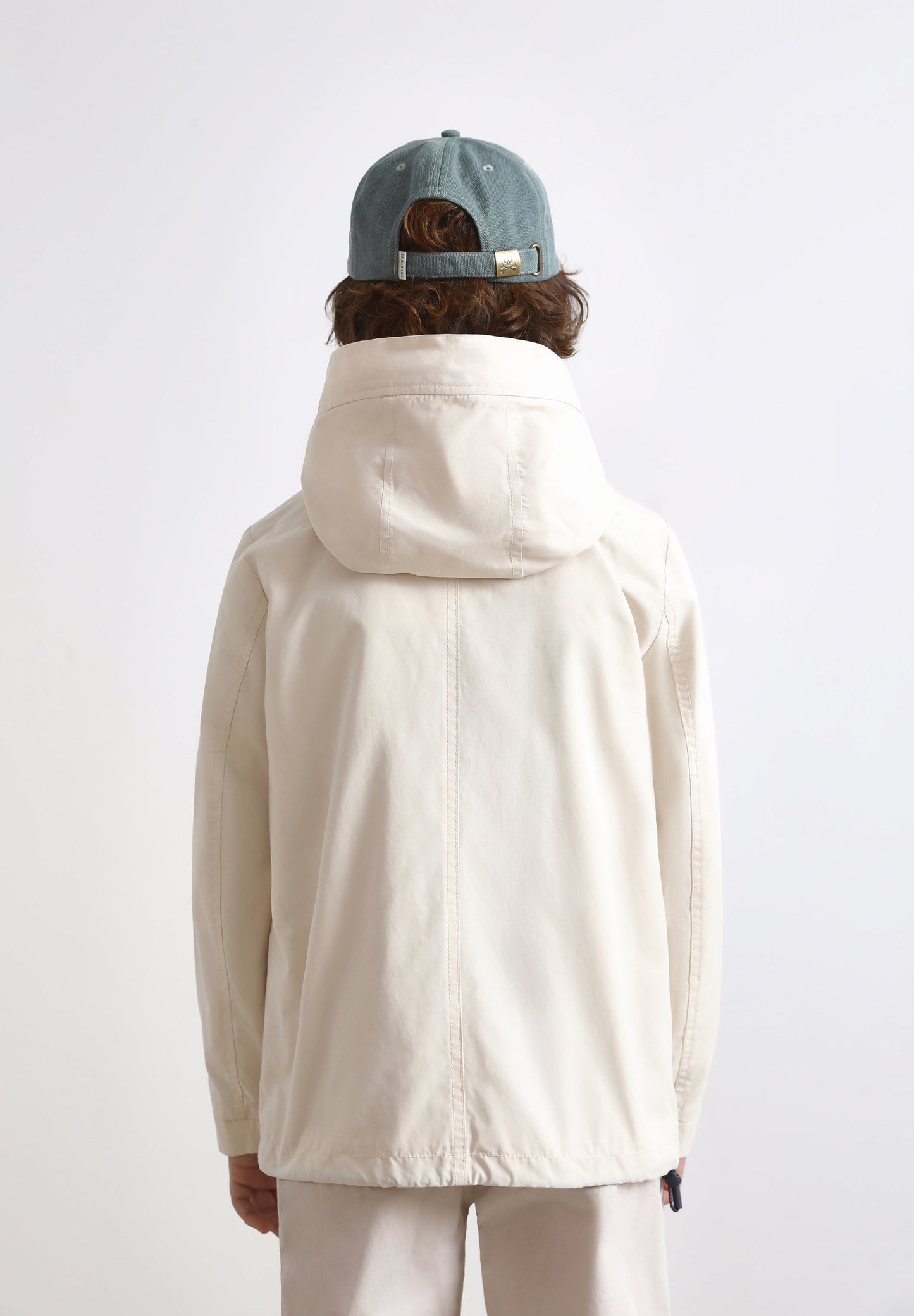 VESTE LÉGÈRE CAPUCHE