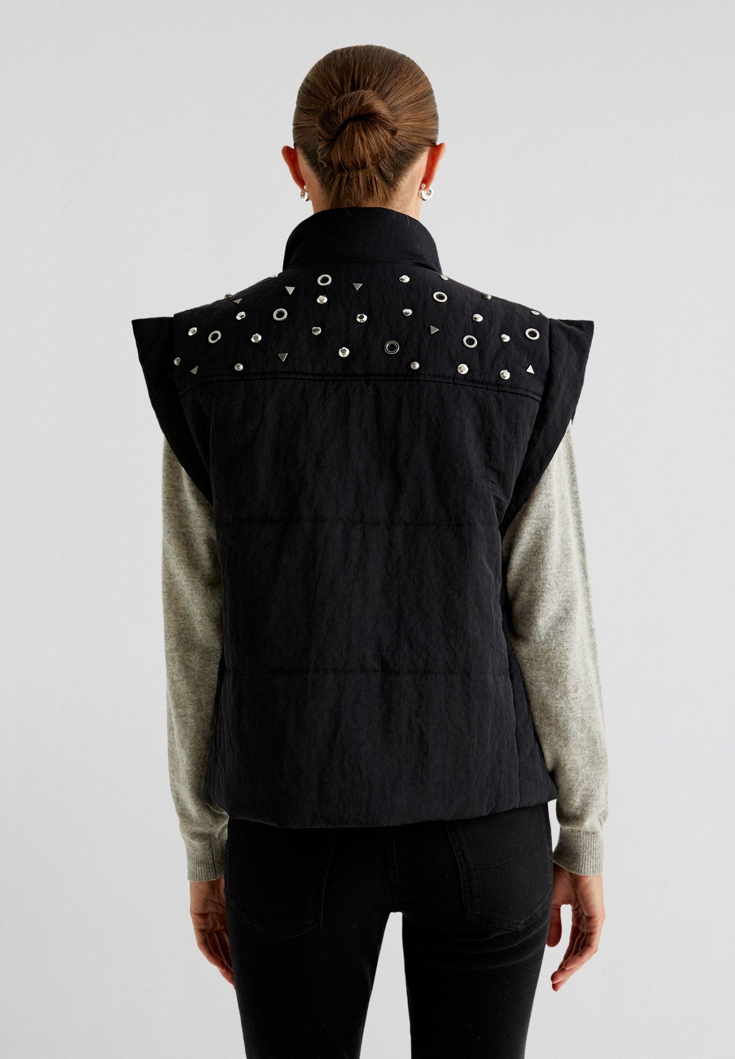 CHIC STUDS VEST