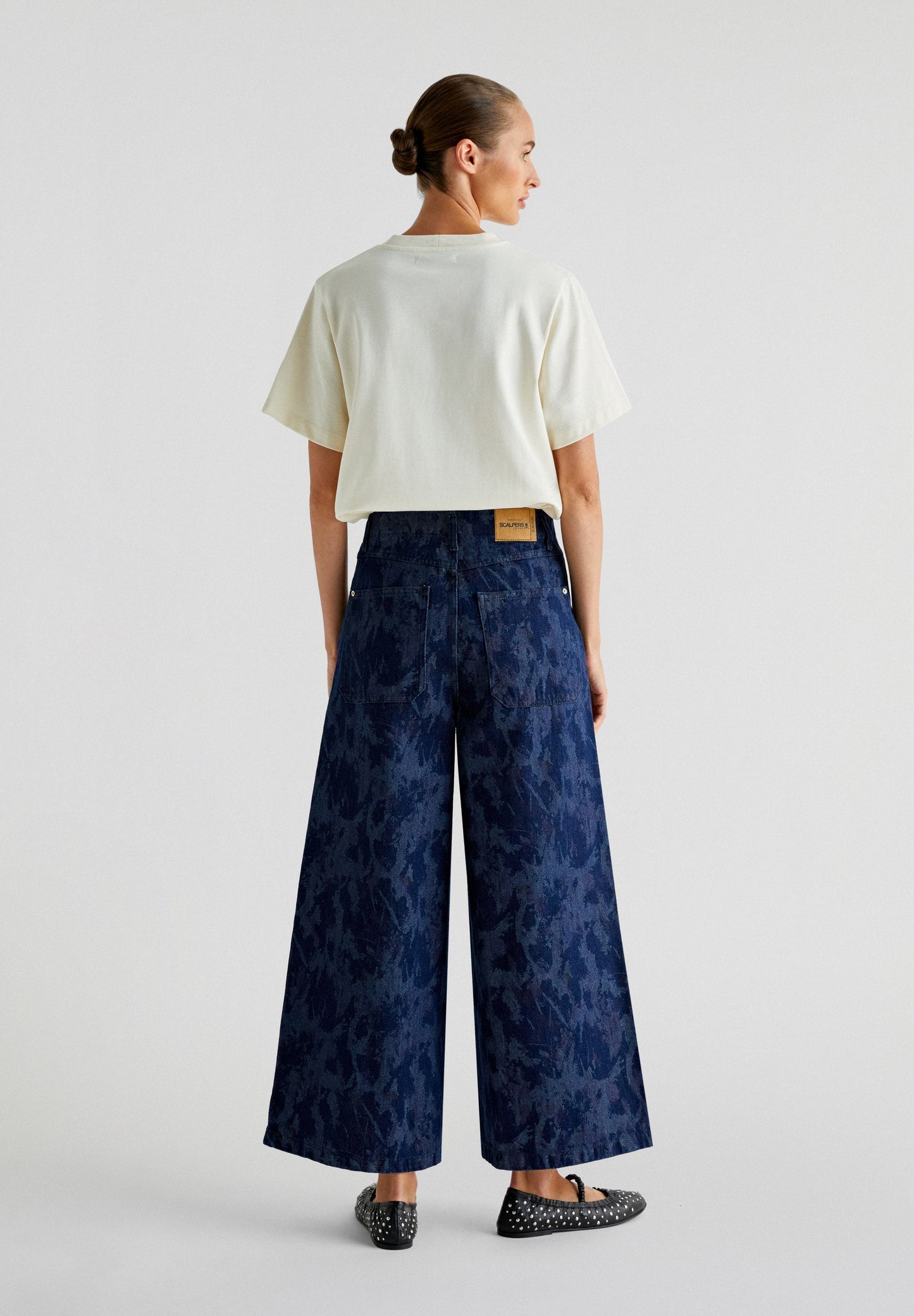 JUPE-CULOTTE EN JEAN DÉTAILS PAILLETÉS