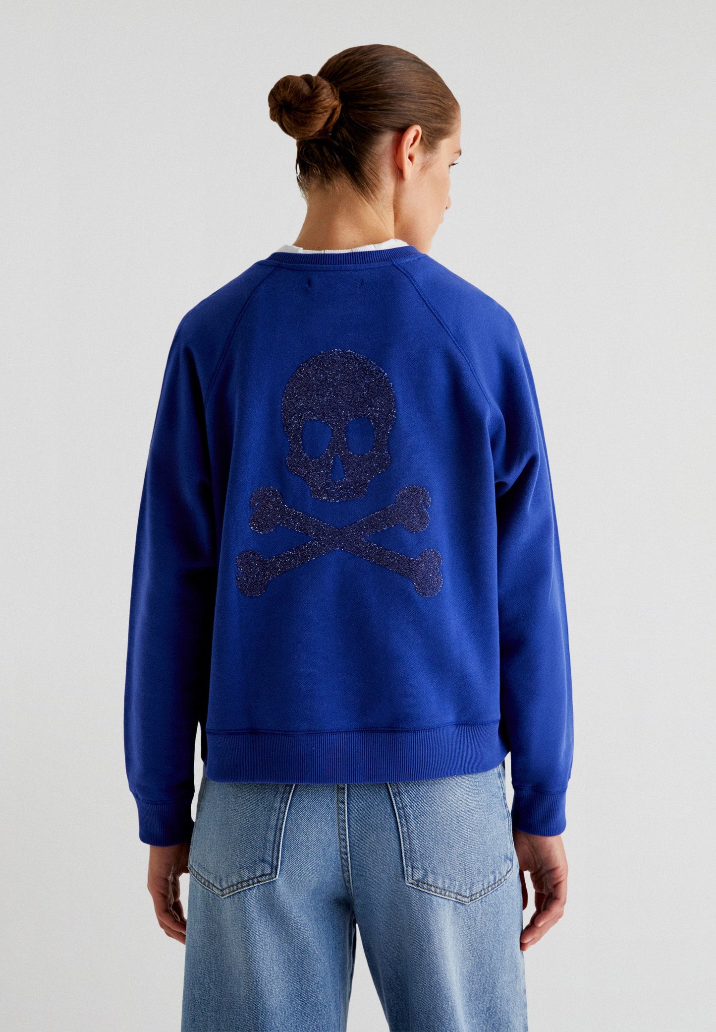 SWEAT SKULL PAILLETÉ DANS LE DOS