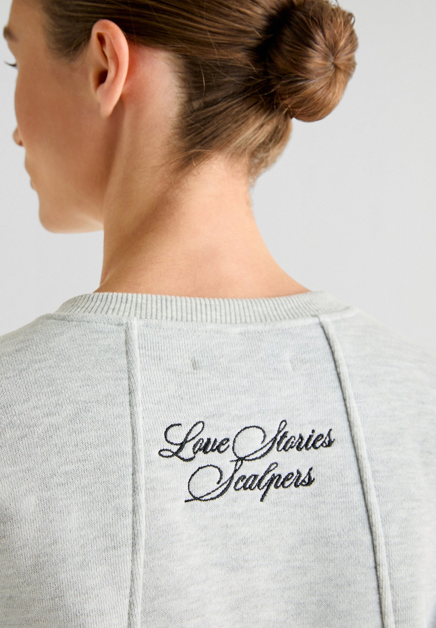 SWEAT LOGO DOS SCALPERS X LOVE STORIES