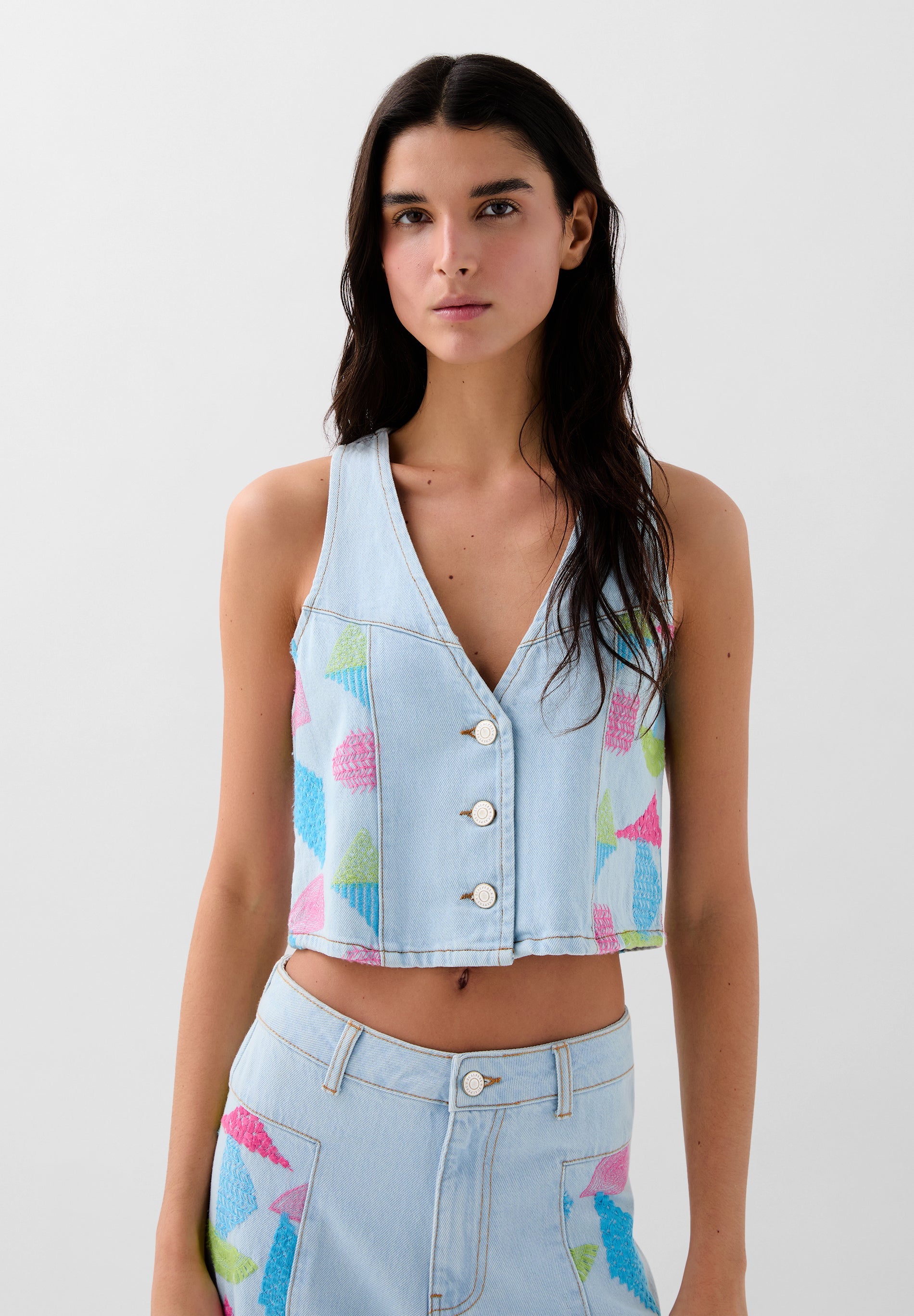 GILET DENIM BRODERIES TRICOLORES