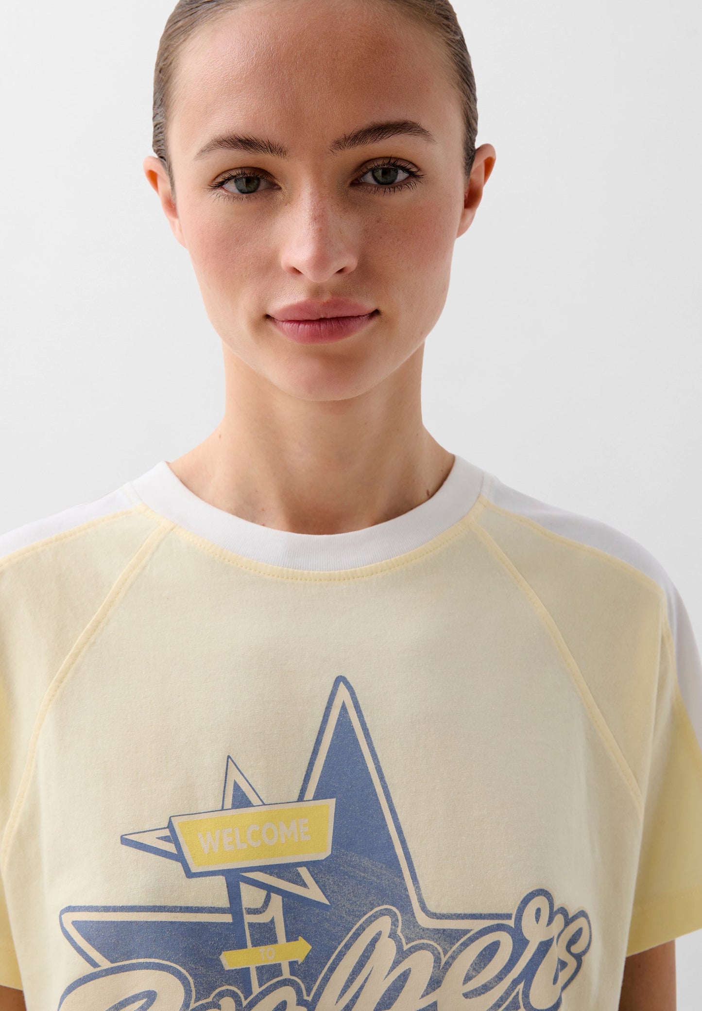 T-SHIRT BICOLORE IMPRIMÉ DEVANT