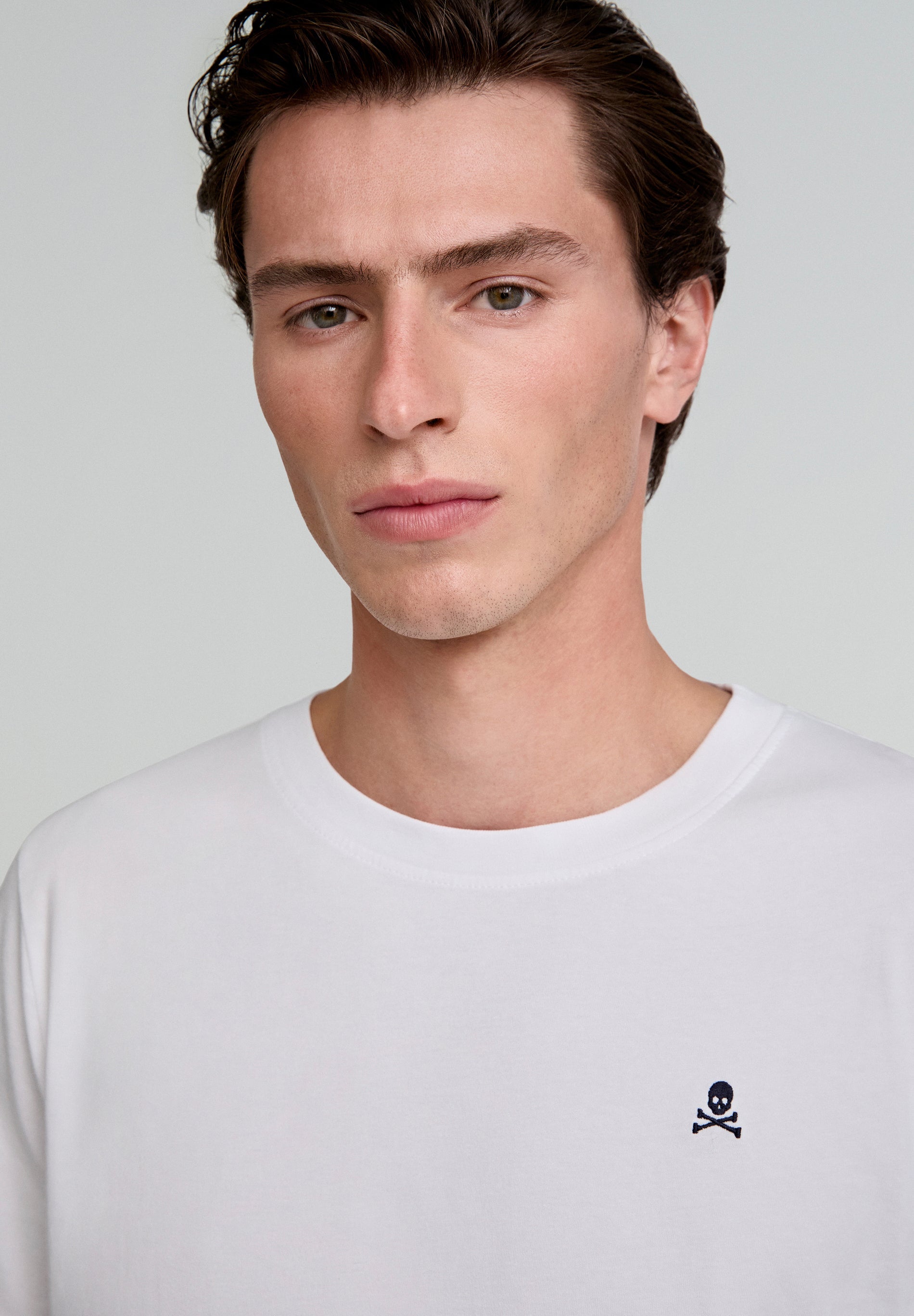 T-SHIRT DÉLAVÉ SKULL BRODÉ