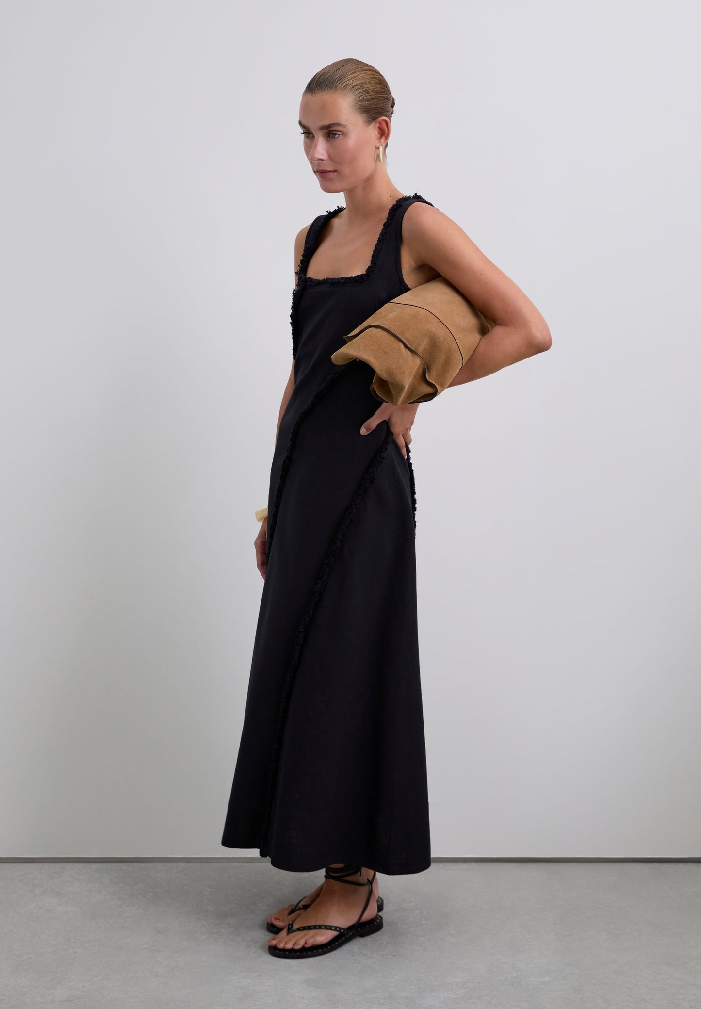 SCLINENFRINGED DRESS