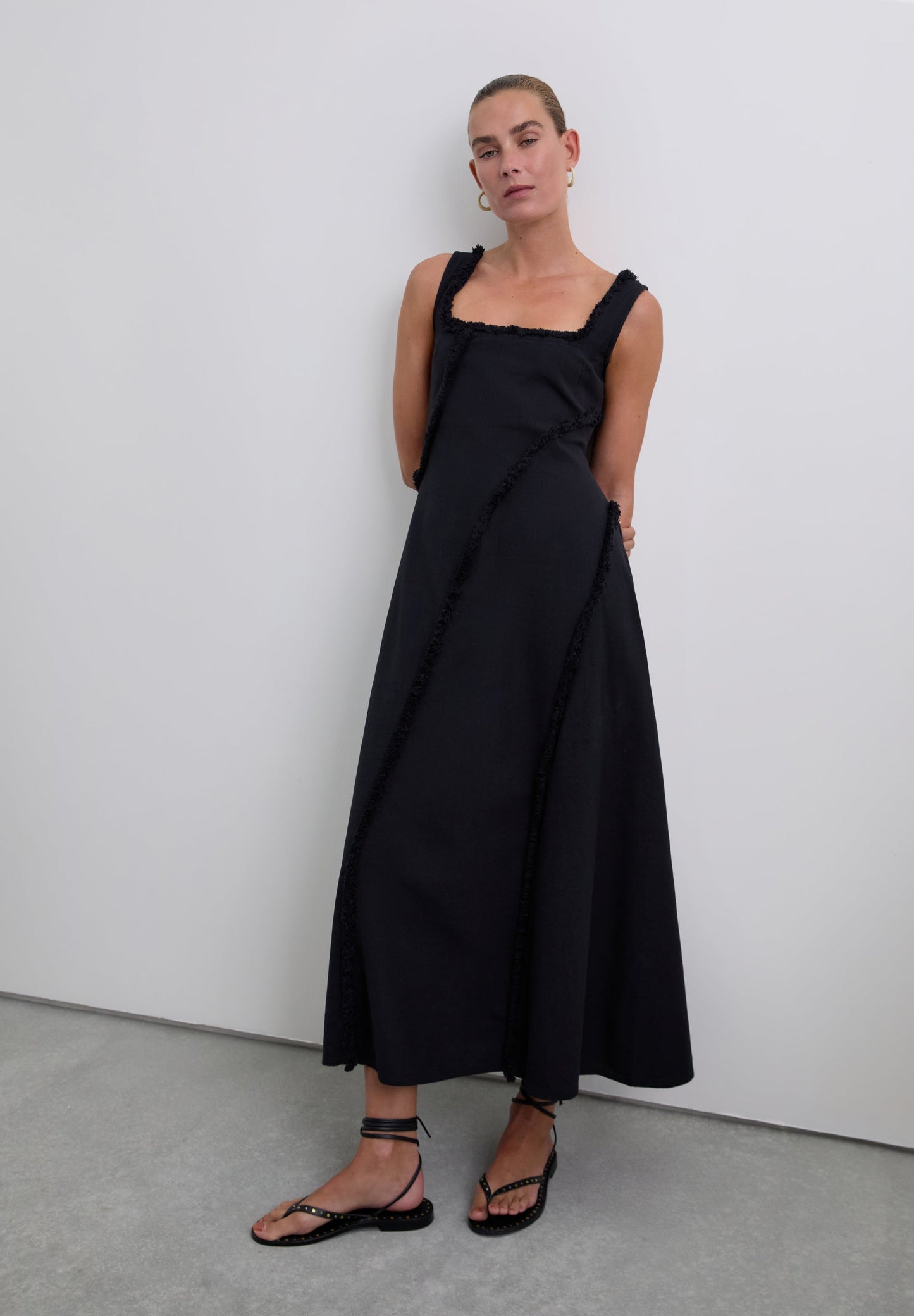 SCLINENFRINGED DRESS