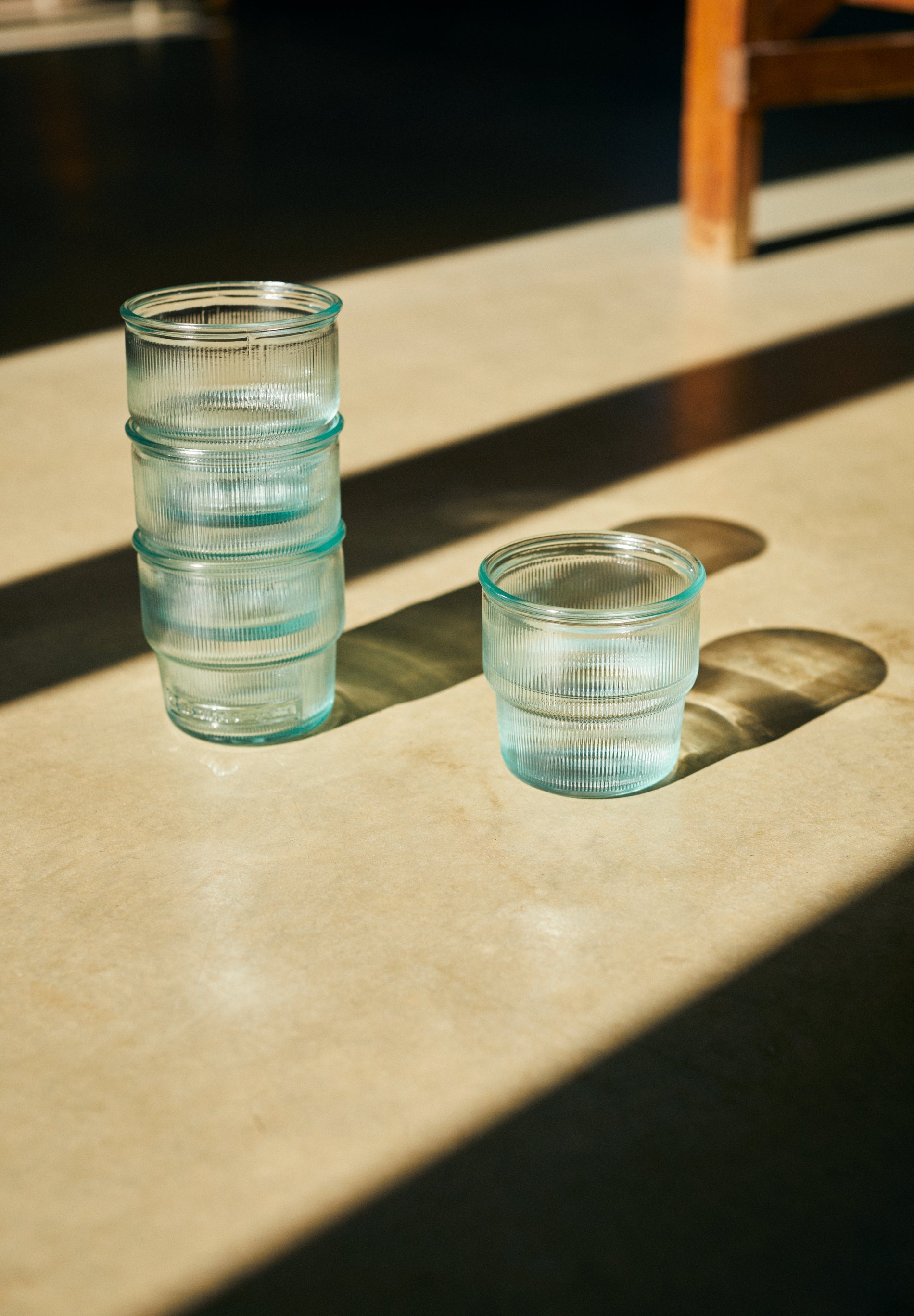 VERRE EN VERRE AVEC LIGNES