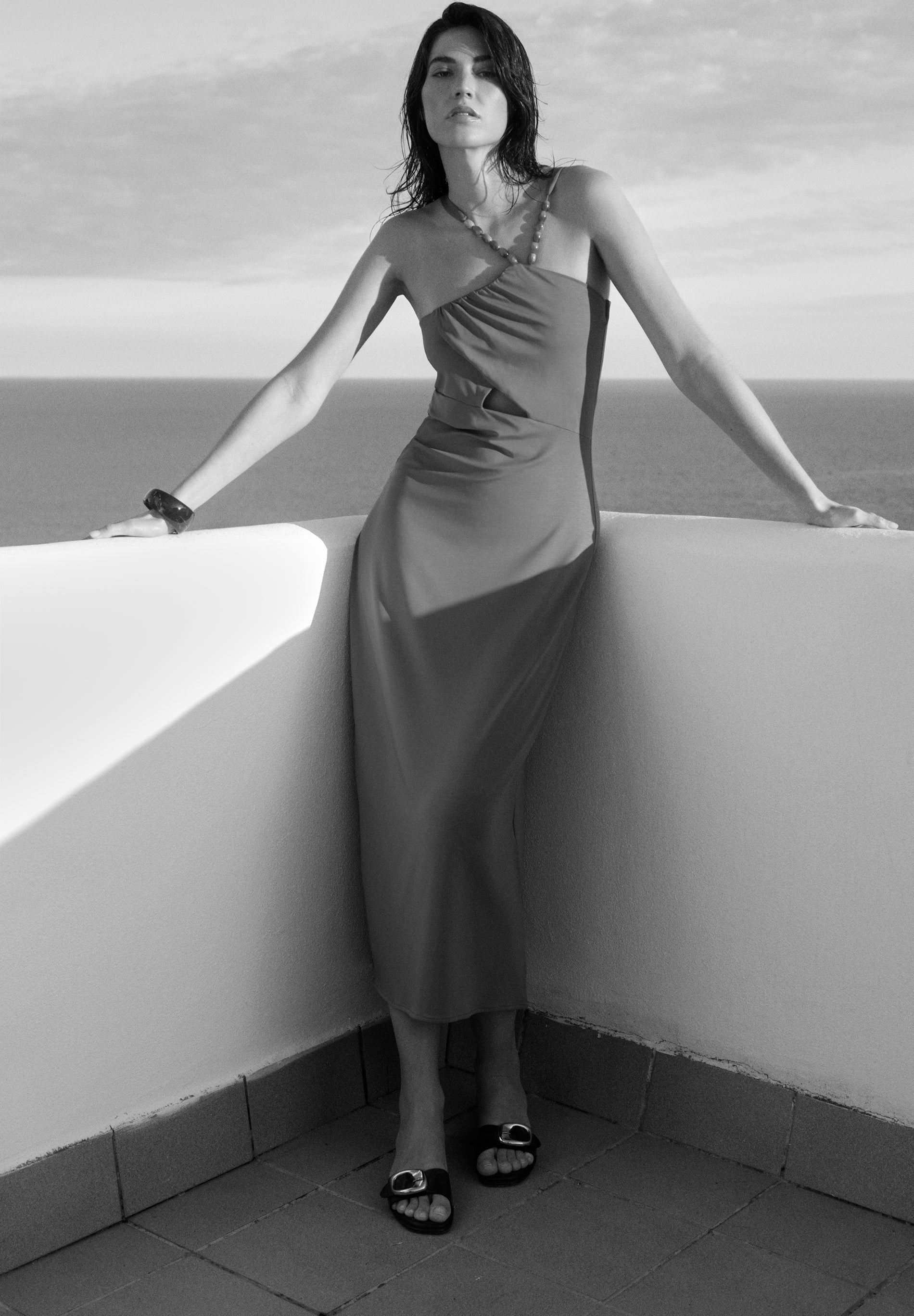 ROBE MIDI ASYMÉTRIQUE